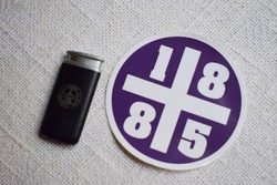 UTE sport emléktárgy , öngyújtó és matrica 1885