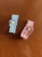 Horgolt baba karkötő vintage gyöngyház gombbal