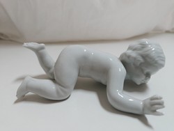Unterweissbach porcelán putto, földön fekvő fiú figura - 14 cm, nem hibátlan
