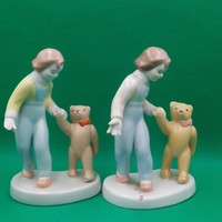 Káldor Aurél Aquincum porcelán Macival sétáló kislány figurák