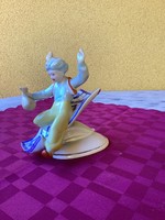 Hollóházi kézi festésű porcelán Aladin a varázsszőnyegen figura 13 cm.