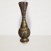 Indiai réz váza ezüstös mintákkal, 35 cm.