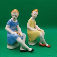 Bodrogkeresztúri kerámia kislány könyvvel, olvasó lány figurák