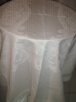 Csodaszép barokk akantusz  levél mintás fehér hatalmas damaszt terítő