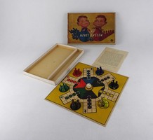 1U404 Retro Ki nevet a végén társasjáték
