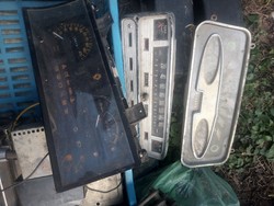 Veterán alkatrészek Km óra autó rádio
