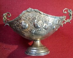 Ezüstözött fém ötvözet, asztalközép -kínáló.