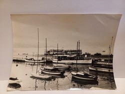 Régi nagyméretű fotó, kikötő, hajók, buszok, "Riviera Tours" - Olaszország 13x18cm