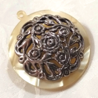 RÉGI ,GYÖNYHÁZAS /FÉM BROSS,KITŰZŐ,MEDÁL