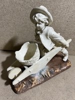 Régi kerámia figura: kisfiú talicskával. 3598