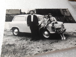 Retró !  Családi örön  - megjött az új  " autó  " a Trabi !   Fotó az 1960 as évekből