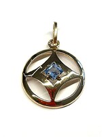 Világoskék topáz köves arany medál