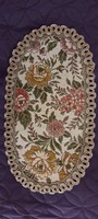 Ovális gobelin terítő vitrinbe  (L5388)