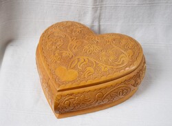 Szív alakú népi fafaragás , dísz doboz ékszer tartó ,,nagyobb" méret belső tükrös 26,5 x 26 x 10 cm