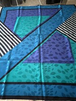 Sevini selyemkendő ragyogó színekkel, 88 x 86 cm