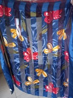 Több szinû nöi kendõ