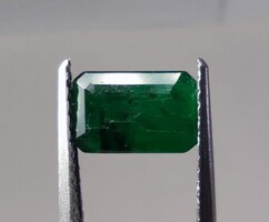 Smaragd, kolumbiai - 1,7 ct, 8,8x5,9x3,9 mm (3372)