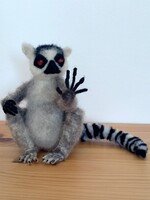 Mindenki nyugodjon le ...nemezelt gyűrűsfarkú maki