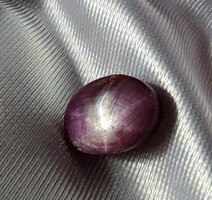 Rubin, csillagrubin 9 ct, 12x9x6,5 mm (3457) caboshon