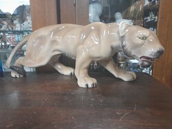 Austria Gloriette Keramik Nagyméretű Nőstény Oroszlán,Kerámia Figura.47 cm.