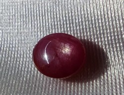 Rubin, csillagrubin 5 ct, 10x8,4x5 mm (3459) caboshon