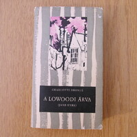 Charlotte Brontë - A Lowoodi árva (Jane Eyre) - csíkos könyvek