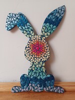 Csakra színek Kajla fülű nyúl ajtódísz kopogtató, kézzel festett, 30x19cm