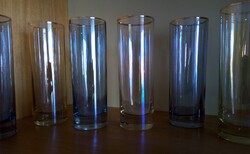 Színes magas poharak