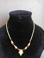 Régi faragott csont levél medál csont - gyöngy gyöngysorral - csont - gyöngy nyakék