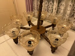 Elegáns 8 ágú tömörfa csillár üvegbúrákkal