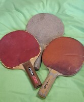 Régi, retró 3 db pinpongütő,  asztalitenisz ütő, 1 Stiga, 1 Butterfly, 1 parafa, a korának megfelelő