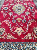 Isfahan selyem konturos szőnyeg Isfahan felirattal ALKUDHATÓ