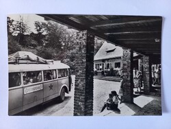 Régi képeslap Mátraháza autóbusz állomás Chausson MÁVAUT busz Bp.-Gyöngyös-Kékestető vonalon