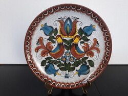 Gyönyörű jelzett nagy méretű  Gmunden kerámia falitányér, 30 cm