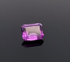 Ametiszt 2.3 ct drágakő ékszerészeknek, gyűjtőknek vagy más  hobby célra--új