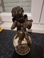 Antik bronz angyal porcelanon