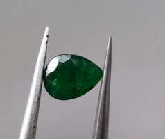 Smaragd, kolumbiai - 0,77 ct, 6,9x5,2x3,7 mm (3385)