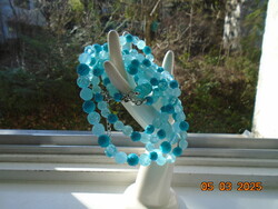 Vintage 3 soros Látványos nyakék türkizkék és vízkék dombor rózsa mintás gyöngyökből