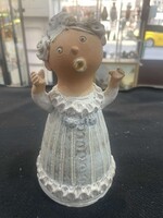 Kis Roóz Ilona nőalak, égbe tartott kezekkel