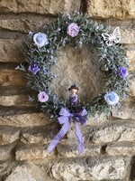 Kb 28 cm átmérőjű tavaszi ajtódísz / ablakdísz dekoráció lila levendula  stílusban kopogtató