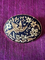 Toledói damaszkén damascene aranyozott madaras bross kitűző