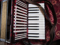 Hohner Student III tangó harmónika kottával