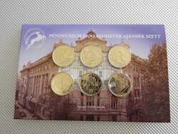 2021 'Pénzmúzeum Érmeregiszter Ajándék Szett' bliszter, 75 éves a Forint PROOF 5 Forint érmékkel