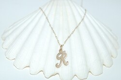 9 karát arany nyaklánc "R" betű medállal