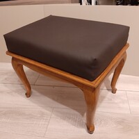 Szép és erős neobarokk puff ülőke vagy lábtartó kedvező áron