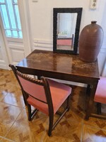 Dióra pácolt kisméretű 4 személyes antik fa asztal