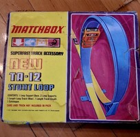 Matchbox Superfast kaszkadőr fordító kamyar Matchbox pályához minden alkatrészével, saját dobozával.