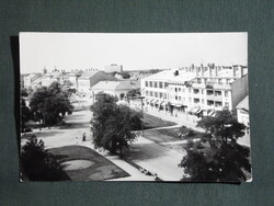 Képeslap,Karcag,Kossuth Lajos tér,park,üzletek látkép,részlet ,1978-