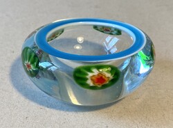 KÉK SZÉLŰ, VASTAG FALÚ MILLEFIORI ÜVEG, KICSI DESIGN ÉKSZERTARTÓ TÁLKA 3.9 CM