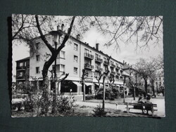 Képeslap,Kiskunhalas,Hősök tere,Bank,cipőbolt,park látkép,részlet, 1968-